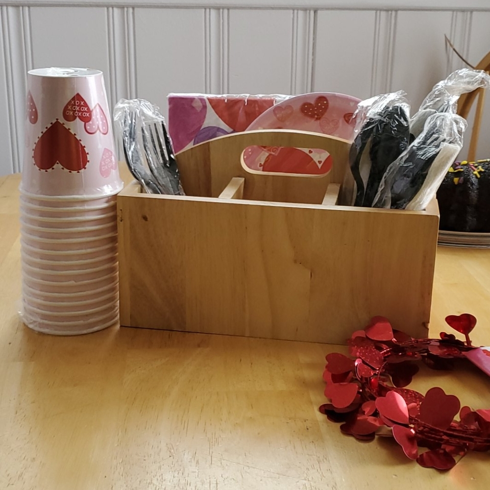 ⬇️ PRICE DROP ⬇️ NWOT Wooden Flatware Caddy🍴